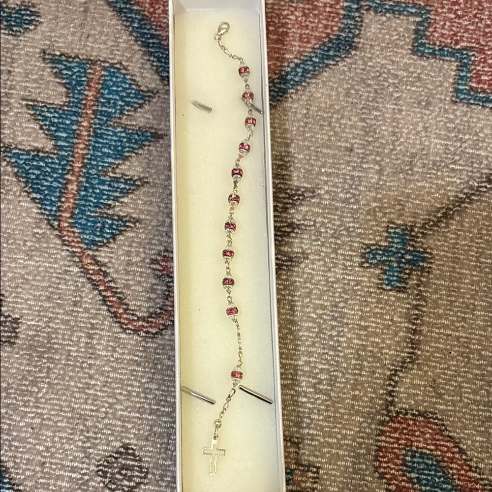 Elegant silver and crystal Bracelet w cross